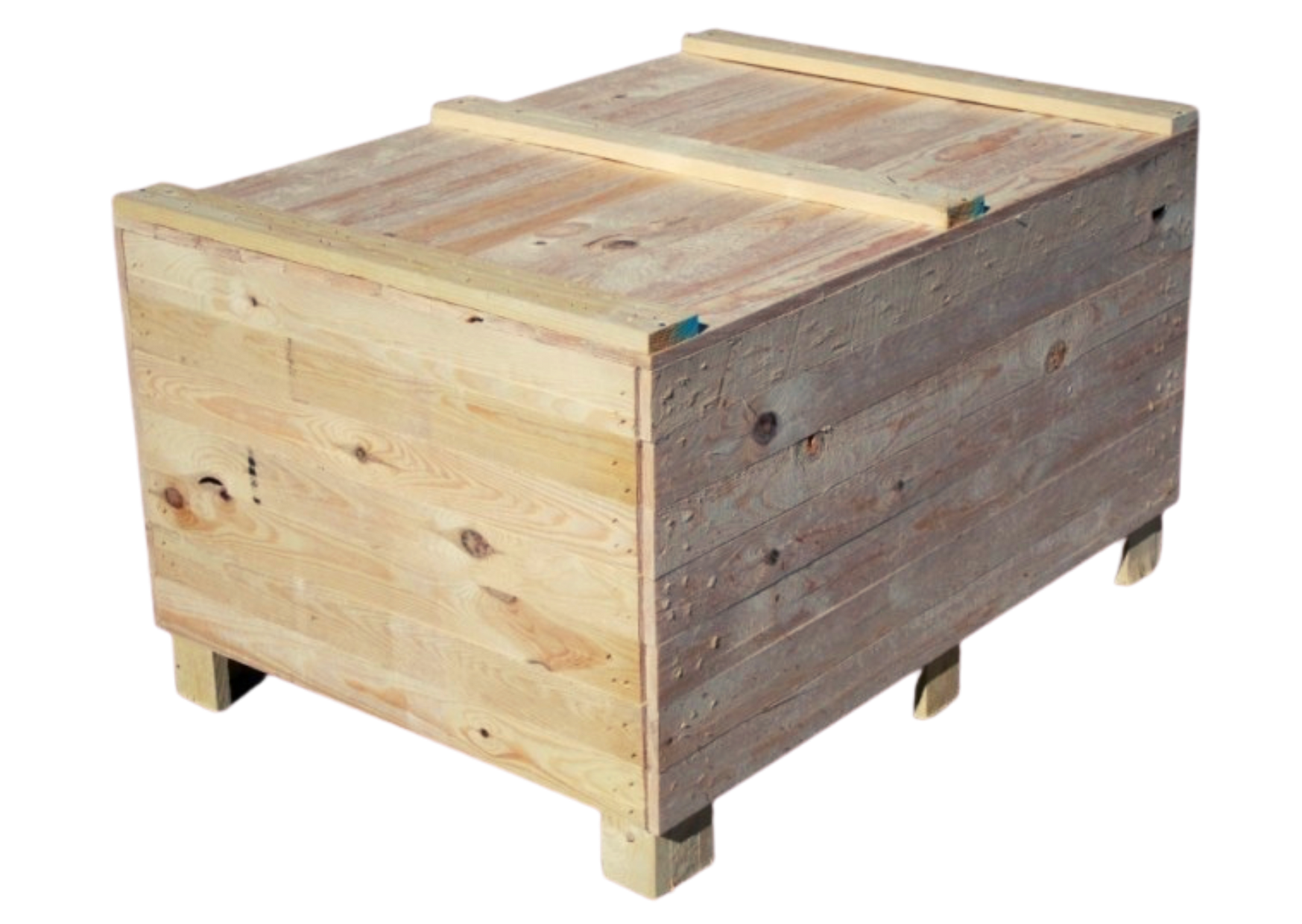 Cassa di legno chiusa su pallet.