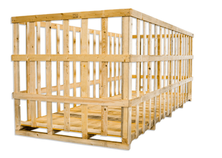 Struttura in legno aperta, simile a una gabbia.