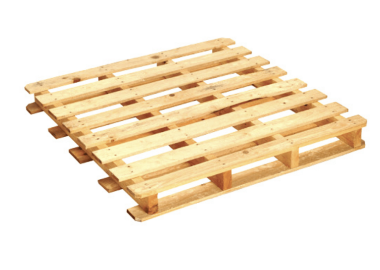 Bancale di legno su sfondo bianco.
